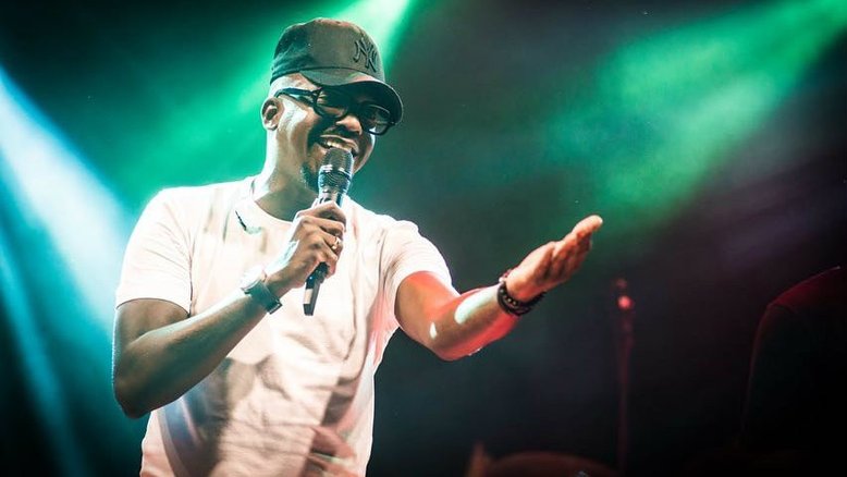 Mumuzinho cancela show após sentir dores fortes na região torácica