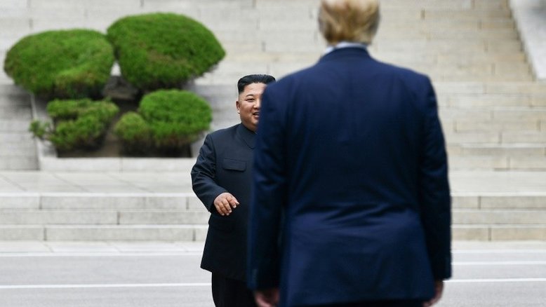 'Você quer que eu cruze a linha?', perguntou Trump a Kim antes de fazer história