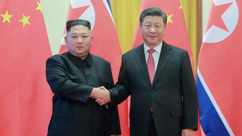 Presidente chinês Xi Jinping chega à Coreia do Norte