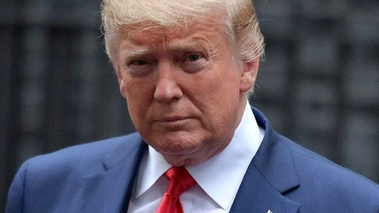 Trump retifica declarações sobre sistema de saúde britânico, Meghan e Corbyn
