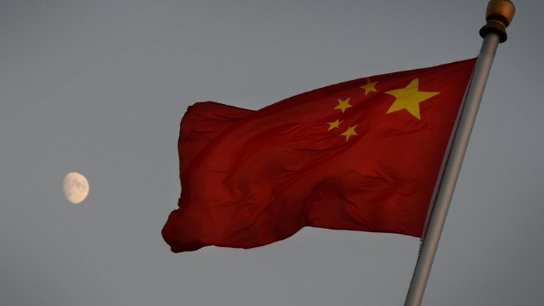 Homem mata 8 crianças após ataque com faca em escola na China