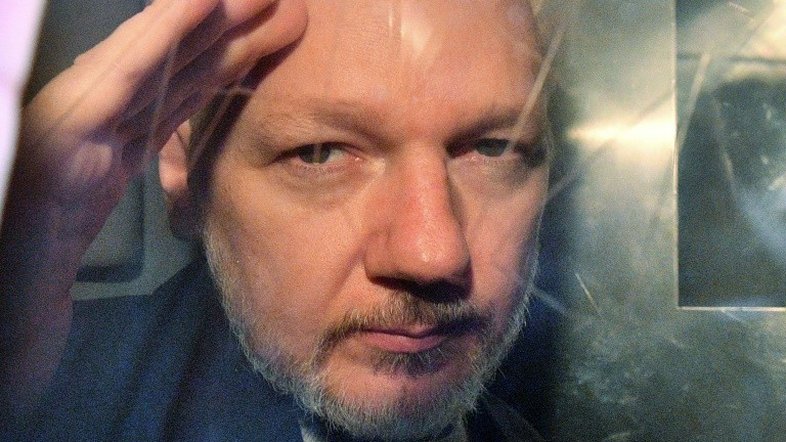 Estados Unidos pedem ao Reino Unido extradição de Assange