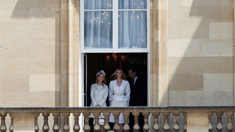 Família Trump no Palácio de Buckingham, uma visita registrada no Instagram