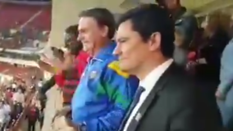 Bolsonaro e Moro assistem a jogo do Flamengo em Brasília
