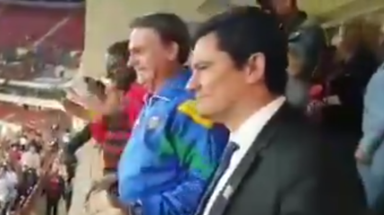 Bolsonaro e Moro assistem a jogo do Flamengo em Brasília