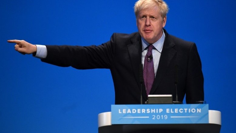 Boris Johnson diz que precisa da 'cooperação' dos europeus