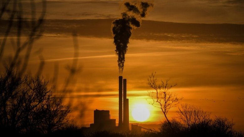 Subsídios a combustíveis fósseis prejudicam expansão da energia verde