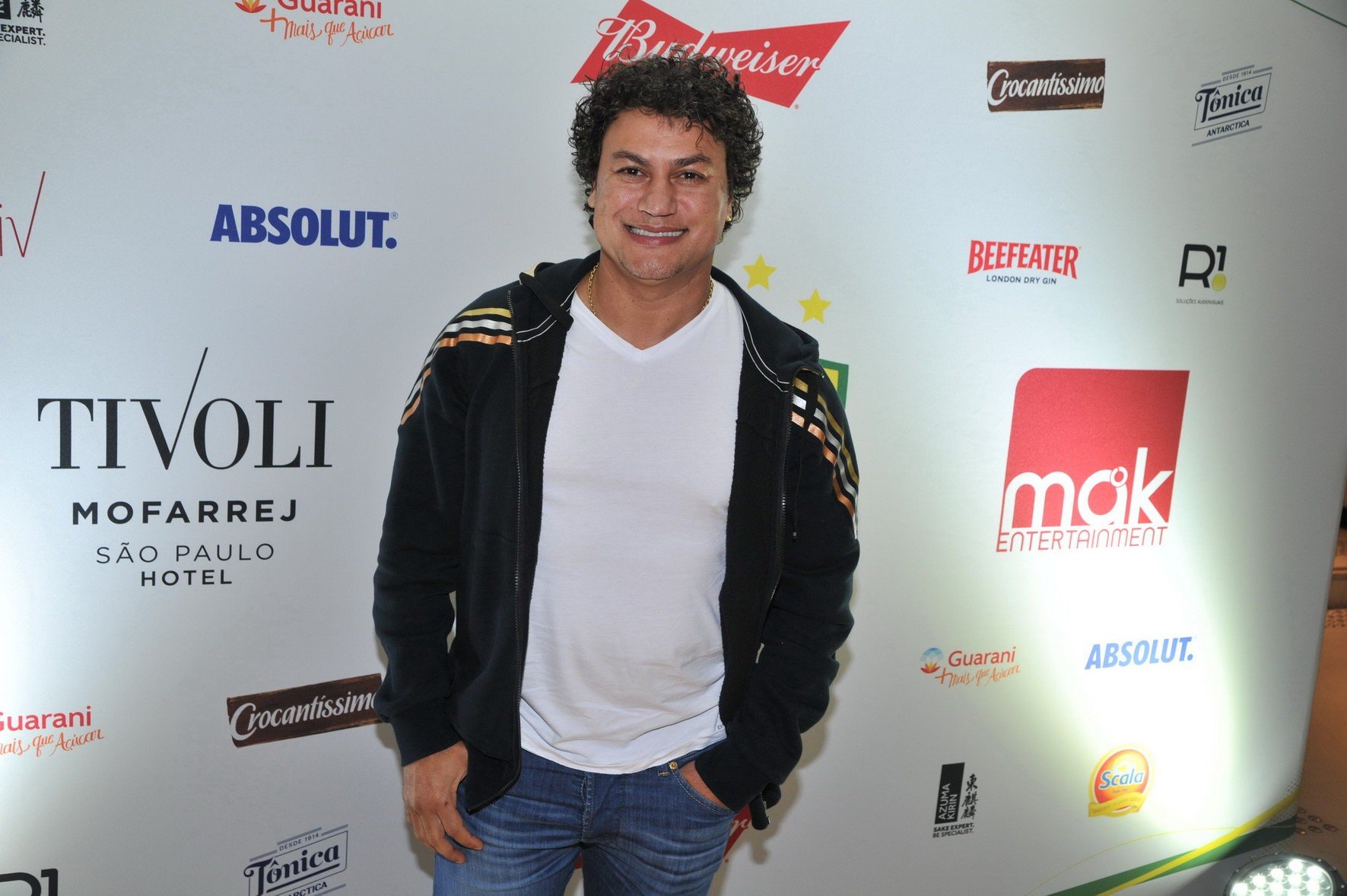 Famosos curtem classificação do Brasil em festa pós-jogo