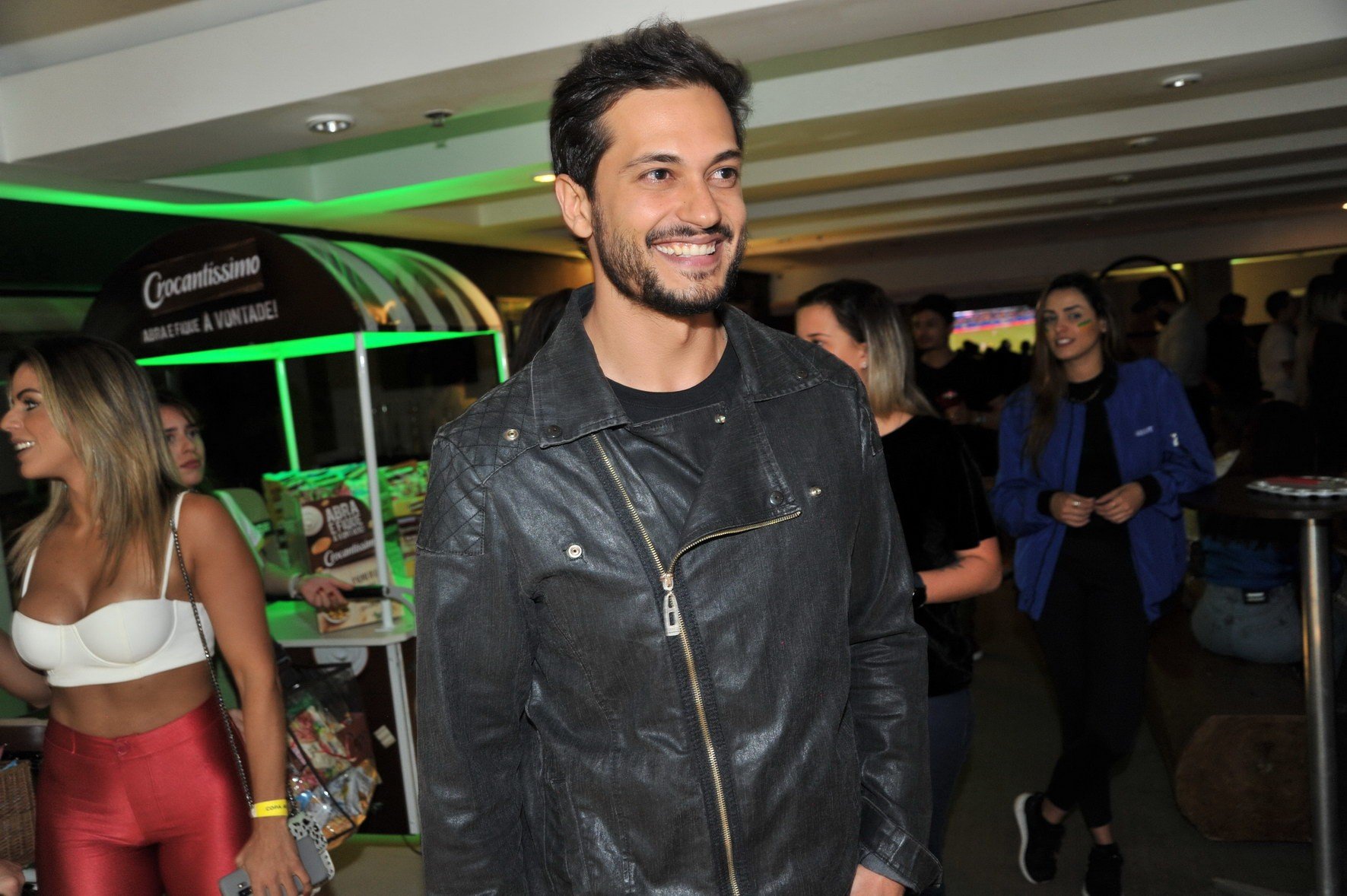 Famosos curtem classificação do Brasil em festa pós-jogo
