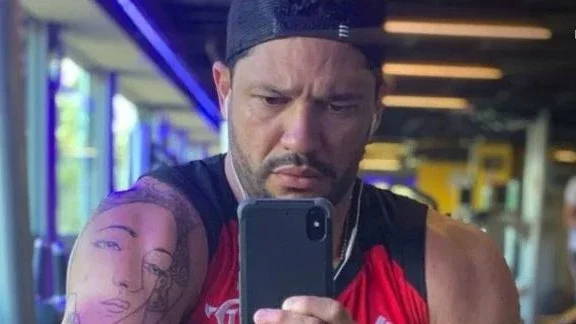 Empresário que arrastou vendedora de balões será indiciado por roubo