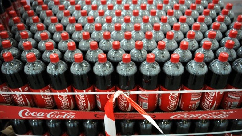 EUA: Coca-Cola tem lucro menor no 2º trimestre, mas ganho ajustado agrada e ação sobe