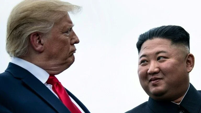 Trump é criticado após histórica visita à Coreia do Norte