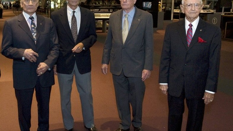 Morreu Chris Kraft, primeiro diretor de voos da Nasa