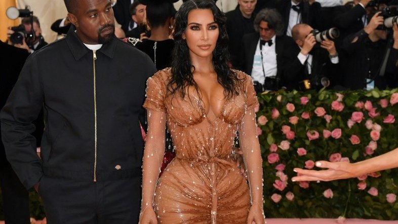 Jornal afirma que Kim Kardashian pediu divórcio de Kanye West