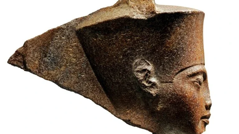 Busto de Tutancâmon leiloado em Londres apesar das queixas do Egito