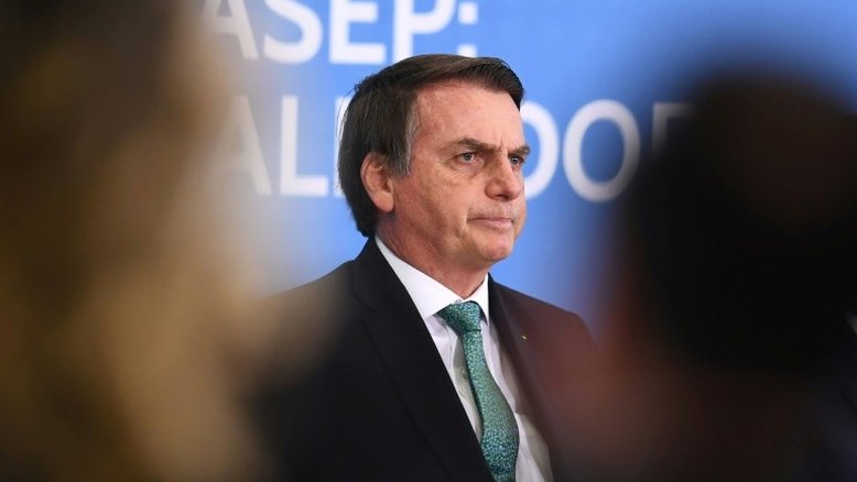 Bolsonaro volta a falar de morte Santa Cruz e questiona veracidade de documentos