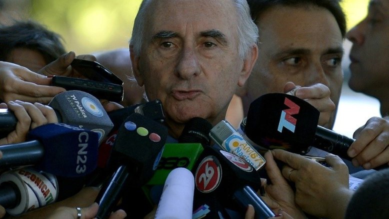 Ex-presidente argentino De la Rua internado em estado grave