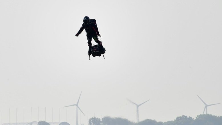 'Homem voador' tentará cruzar Canal da Mancha novamente