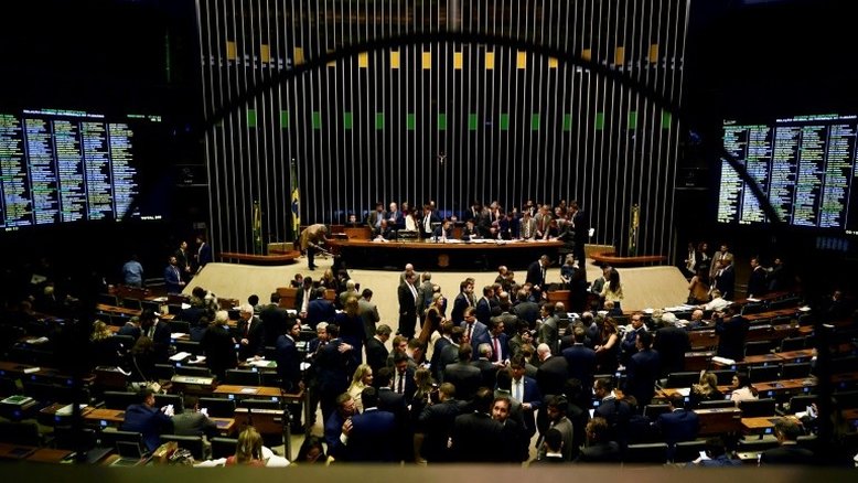Policiais devem conseguir regras mais brandas