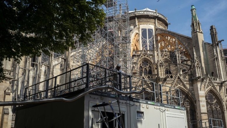 Obras na Notre-Dame são suspensas devido a resíduos de chumbo