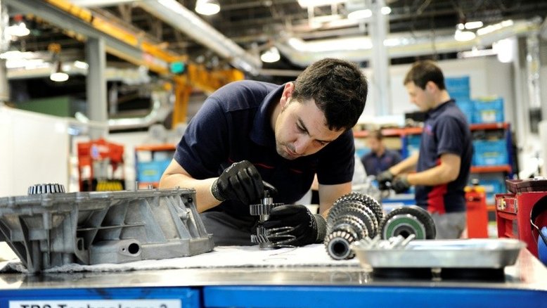 Com ou sem governo, economia espanhola continua a crescer