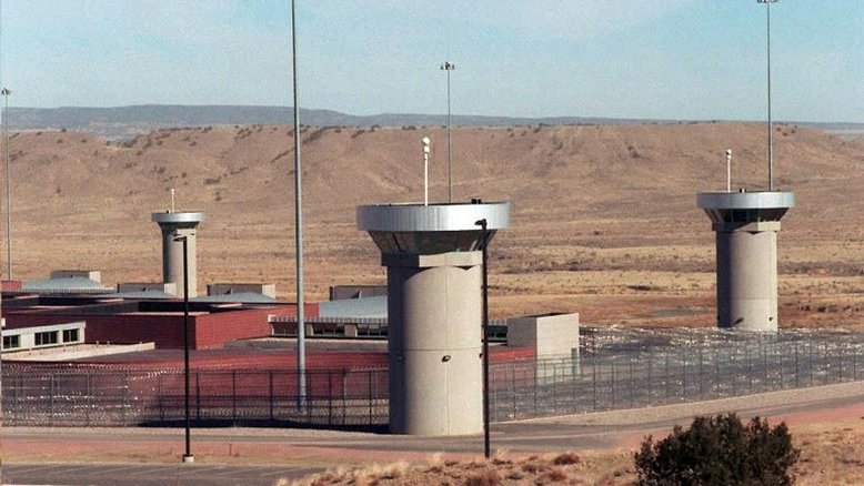 Chapo Guzmán chega à prisão de segurança máxima no Colorado