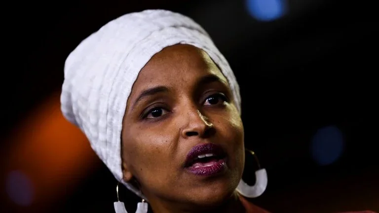 Legisladora democrata chama Trump de 