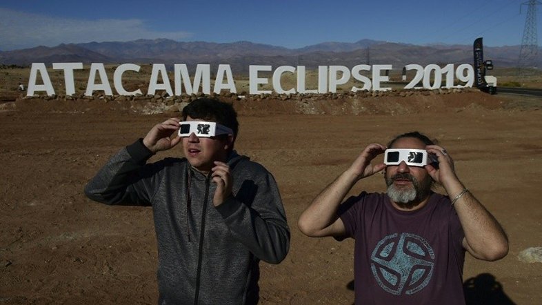 Anoitece no Chile e na Argentina pelo eclipse solar total
