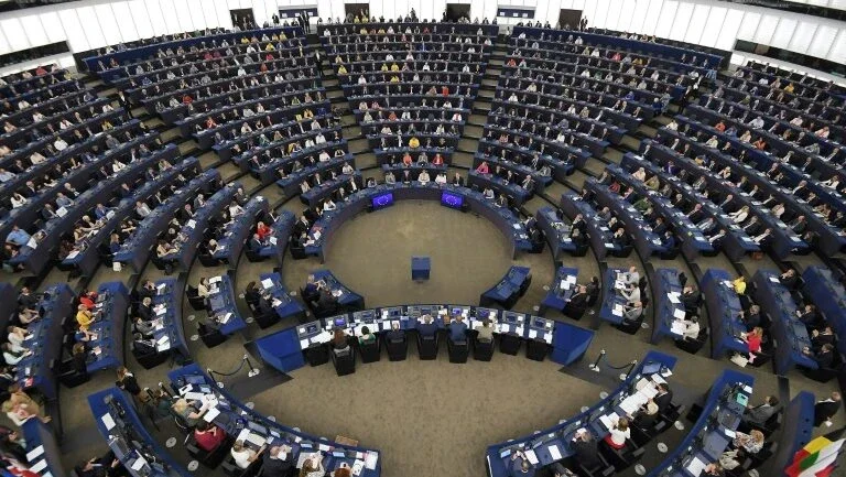 A nova Eurocâmara: 751 eurodeputados e sete grupos políticos