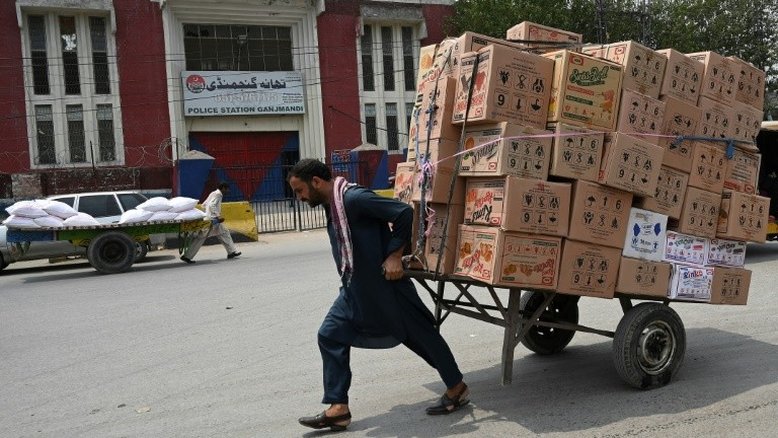 Inflação no Paquistão coloca em xeque governo de Imran Khan