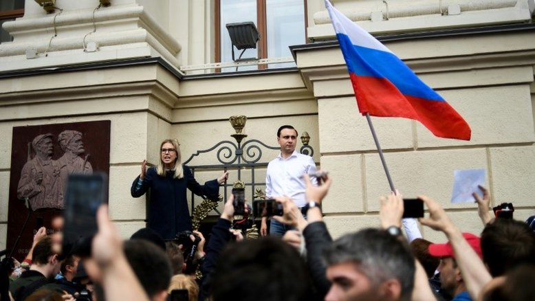 Pré-candidatos opositores em eleições regionais russas são detidos