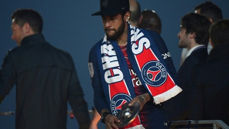 Saiba quanto Neymar recebe por mês no PSG, de acordo com jornal