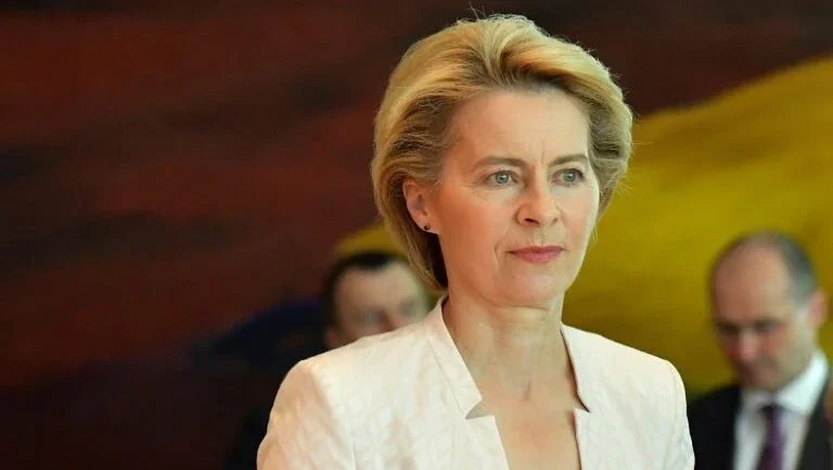 Nomeação de Ursula Von der Leyen para a UE abala governo Merkel
