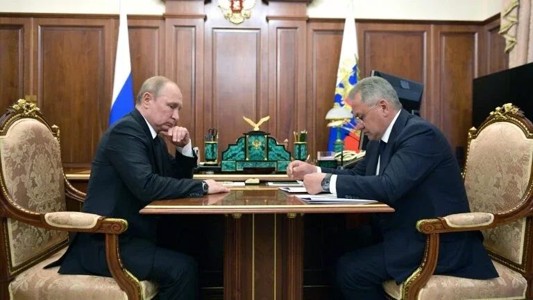 Rússia mantém em sigilo detalhes de incêndio que matou 14 em submarino