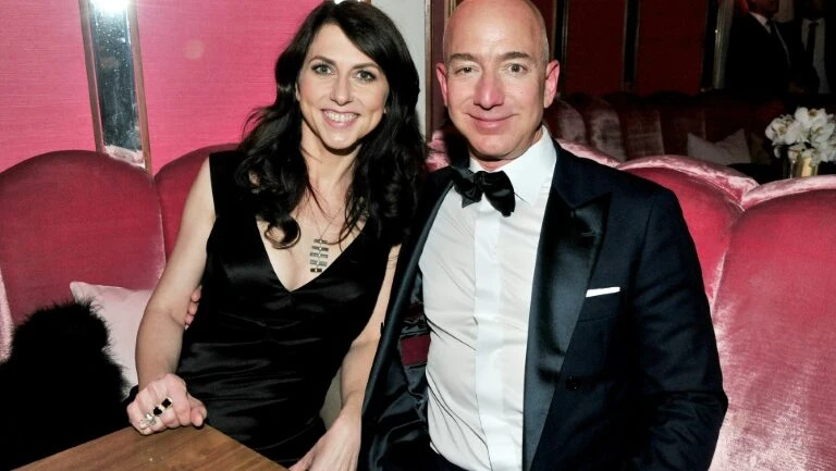 Jeff Bezos põe fim a divórcio com acordo bilionário