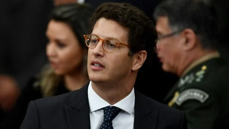 Deputado pede suspensão de Ricardo Salles do Novo