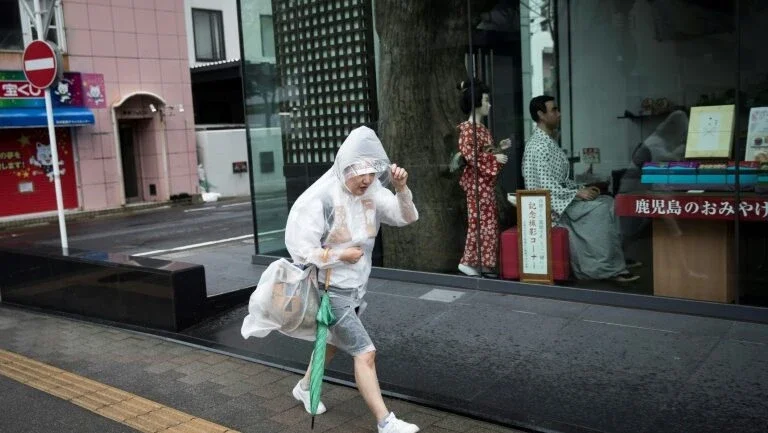 Fortes chuvas levam ao deslocamento de 1,1 milhão de pessoas no Japão