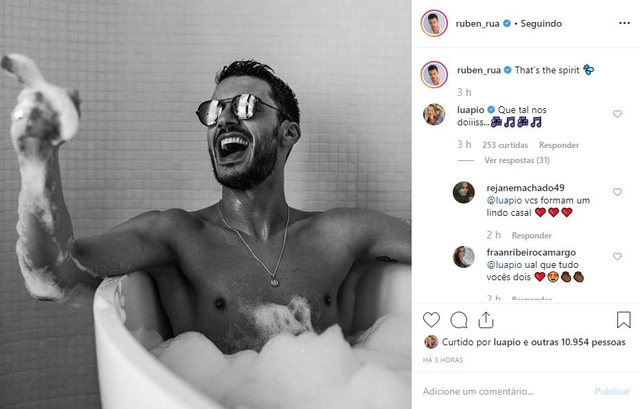 "Que tal nós dois?", sugere Piovani em foto de apresentador na banheira 4 "Que tal nós dois?", sugere Piovani em foto de apresentador na banheira