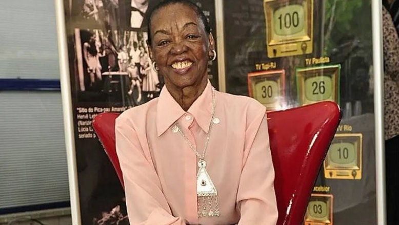 Lázaro Ramos e Camila Pitanga fazem homenagem a Ruth de Souza