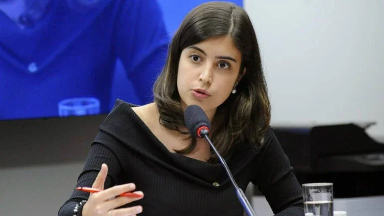 Tabata Amaral