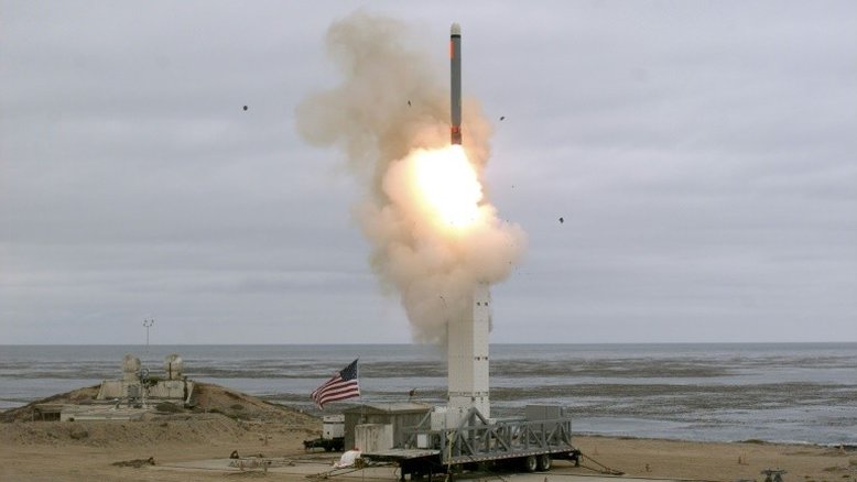 Rússia e China denunciam escalada militar após teste de míssil americano
