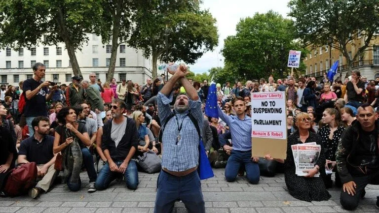 Batalha legal contra a suspensão do Parlamento britânico antes do Brexit