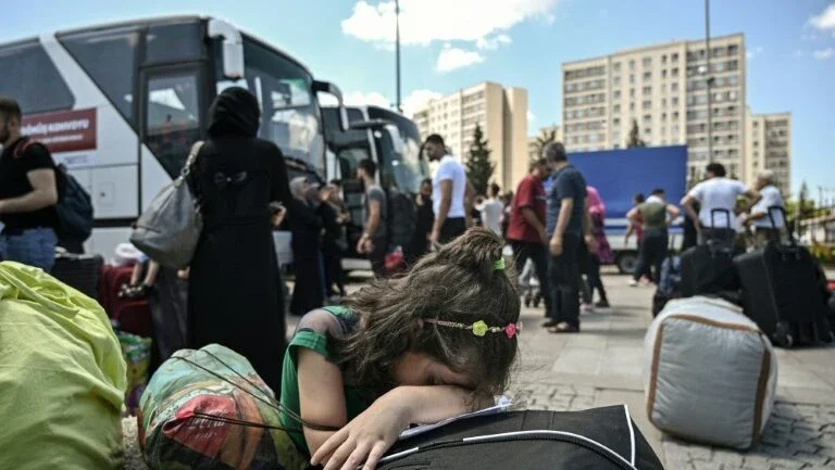 Após oito anos de guerra, vizinhos da Síria se cansam dos refugiados