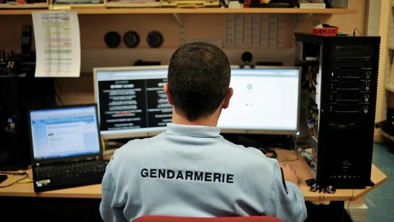 França neutraliza rede de computadores hackeados