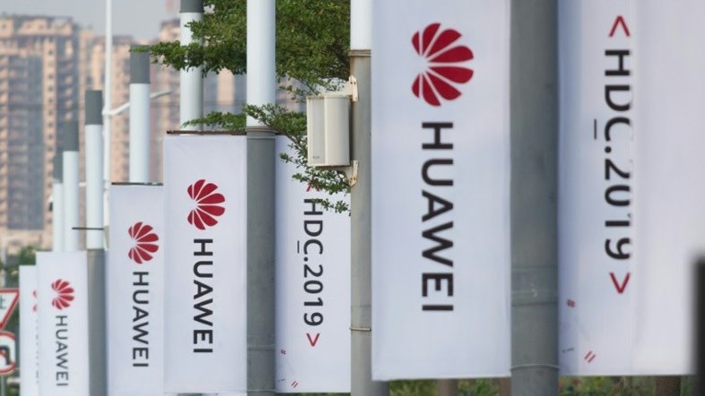 Huawei lança sua primeira Smart TV