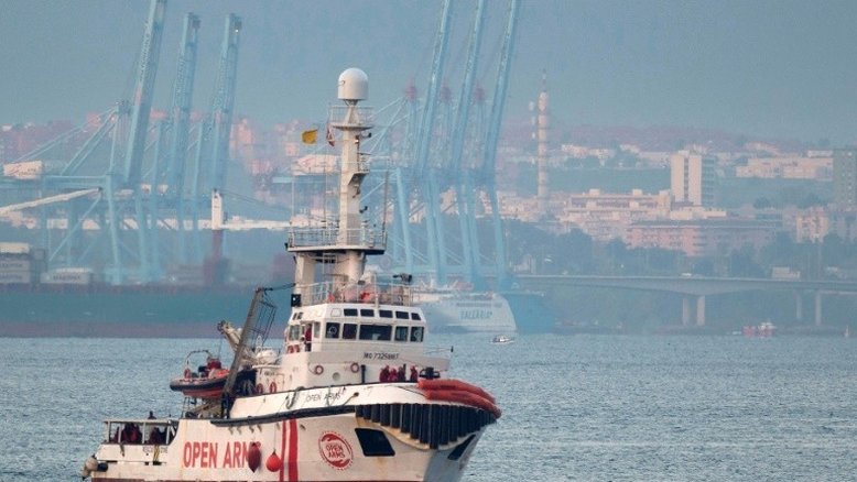 Justiça italiana autoriza navio de ONG a entrar nas águas de Lampedusa