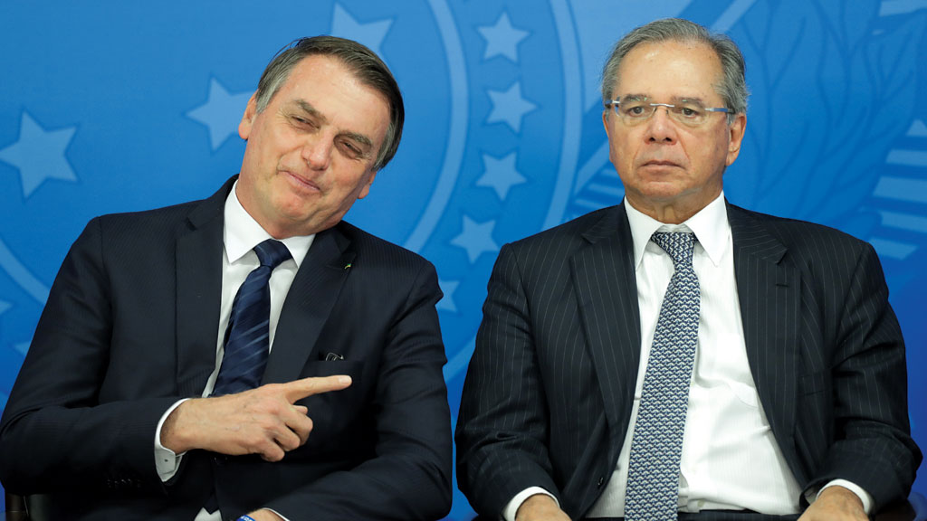 Bolsonaro e Paulo Guedes: a agenda do ministro é ruim para um presidente que só quer a reeleição