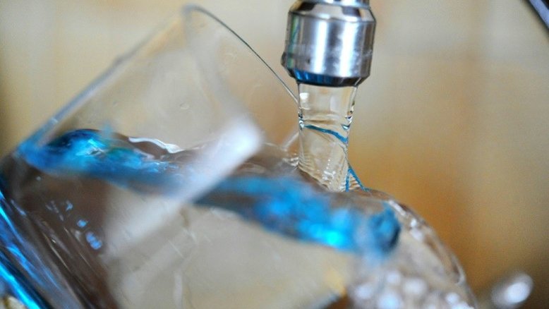 Estudo polêmico liga flúor na água com diminuição de QI