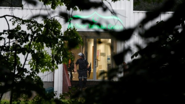Tiroteio em mesquita na Noruega: uma pessoa baleada, outra presa