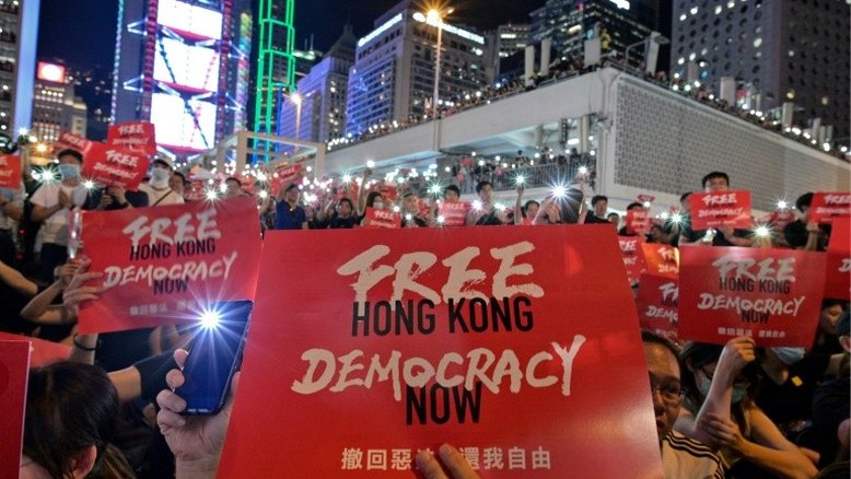 Hong Kong é o elo entre Pequim e o mundo, apesar do sucesso econômico chinês